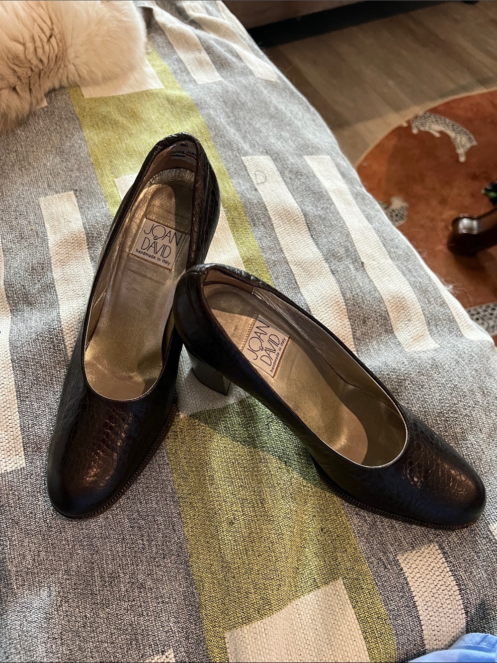 Joan & David Dark Brown Textured Leather Block Heel Pumps Vintage hardly worn